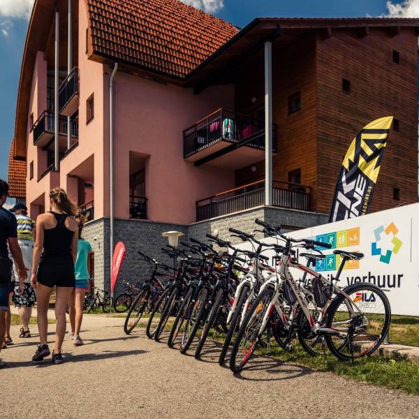 Půjčovna sportovních potřeb na Lipně