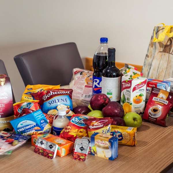 Apartmán typu 4B1 - jídelní stůl