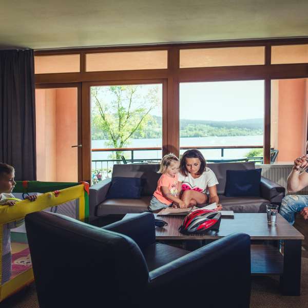 Apartmán typu 4-6A - obývací pokoj