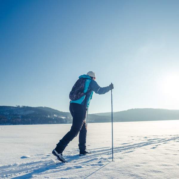 Běžecké tratě na zamrzlém jezeře Lipno