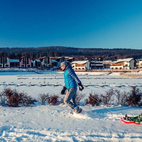 Bobování na zamrzlém jezeře Lipno