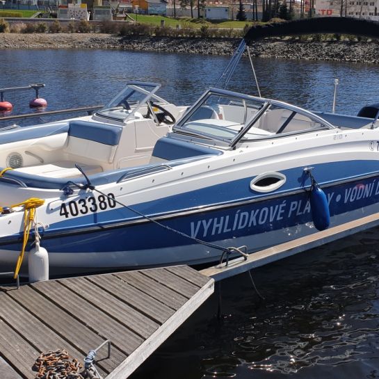 Vyhlídkové plavby na Lipně