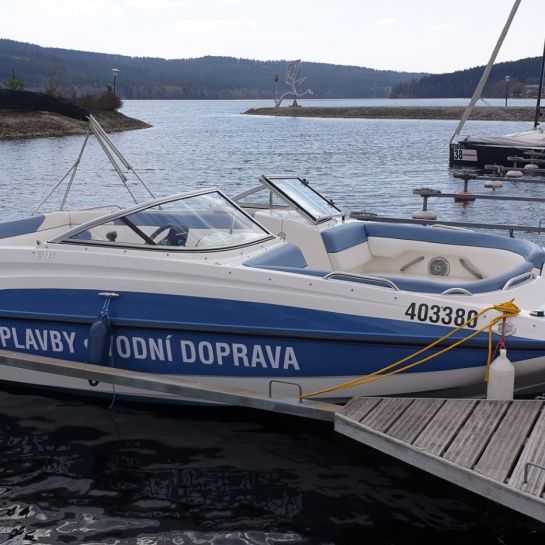 Vyhlídkové plavby na Lipně