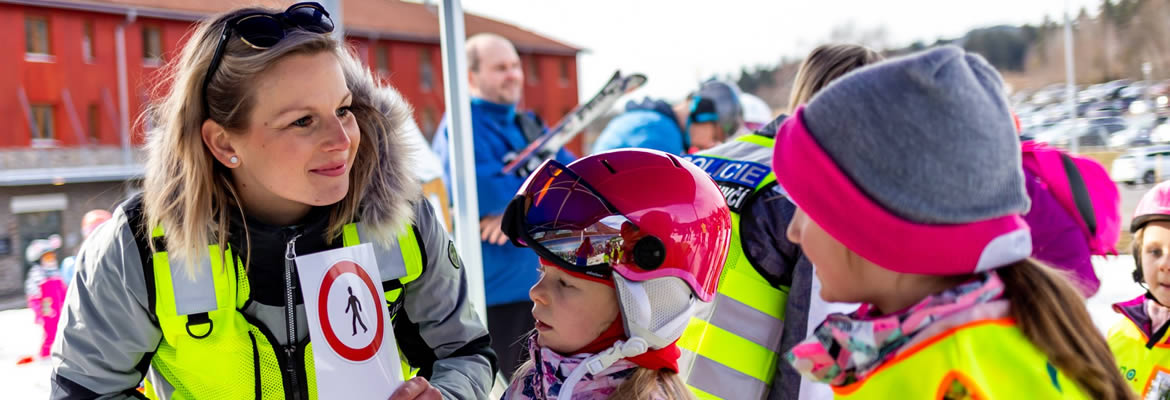 Skiareal Lipno - Bezpečně na sjezdovce s Policií ČR Bezpečně na sjezdovce s Policií ČR
