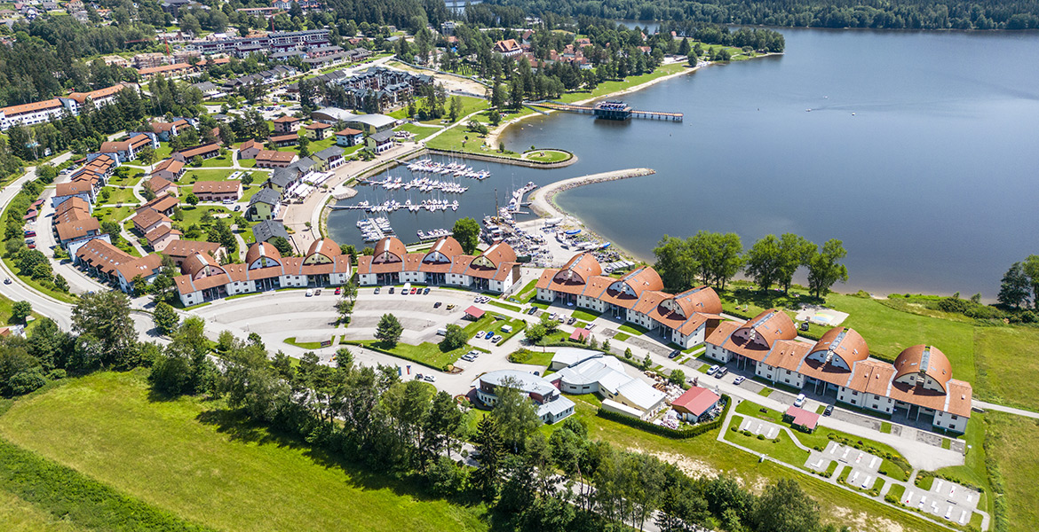 Resort Landal Marina Lipno Letecký pohled na Landal Marina Lipno a jezero Lipno